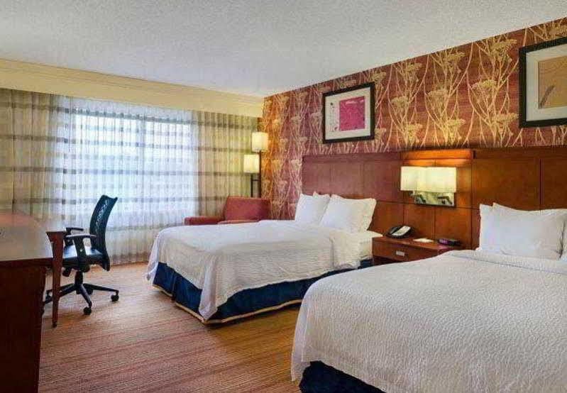 Courtyard By Marriott Boston Hotel 2*