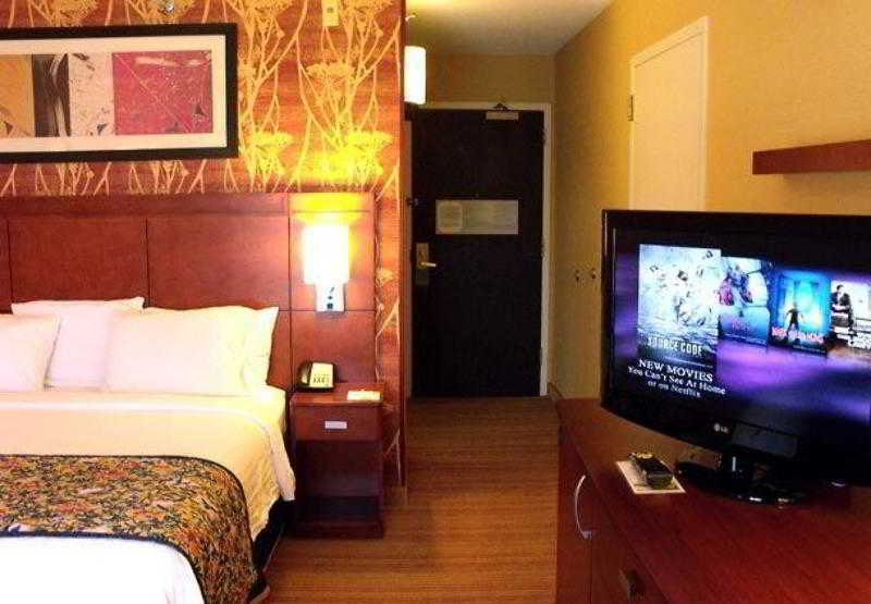Courtyard By Marriott Boston Hotel 2*